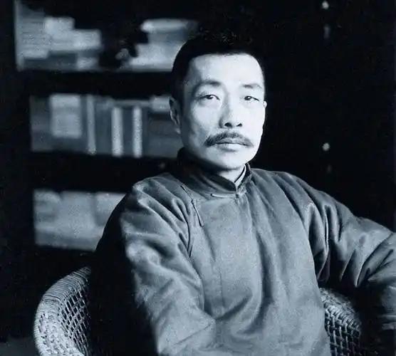 一位女护士说："不好色的男人有两种，一是经济不行，二是身体不行，如果这两种都不是