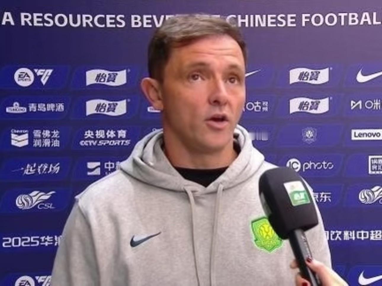 国安代理主帅拉米罗今晨离京 合同到期不续约 冬窗选帅启动北京时间12月14日凌晨