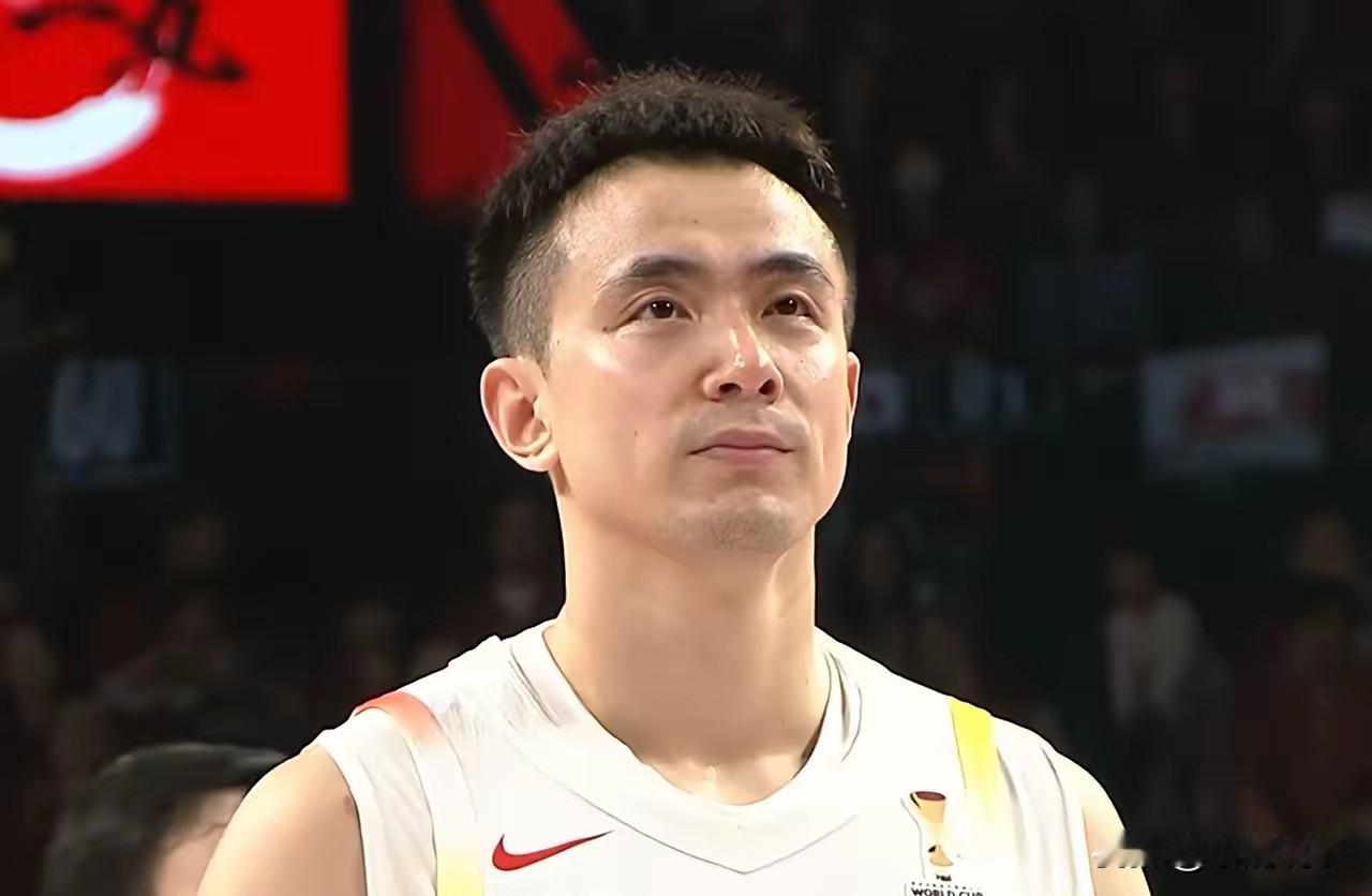 赵继伟能有今天，
全靠他爹够狠！
 
小时候练球直接练崩了。
哭着打电话回家。