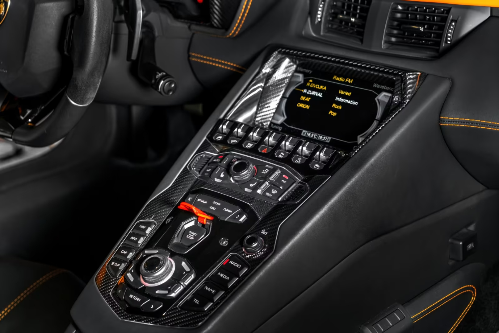 好车分享 Lamborghini Aventador S，S是Aventador