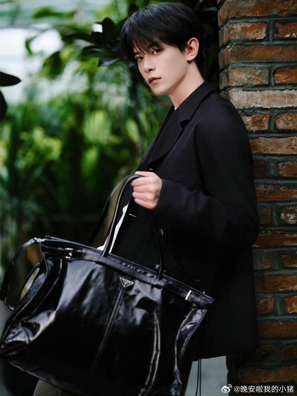 邓凯、董思成、闫桉Prada推广大片 