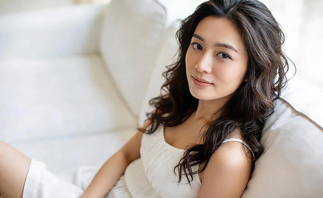 对国内成品油价格采取临时调控
这是一篇情绪共鸣强、有算账、有温度、有立场的爆款自