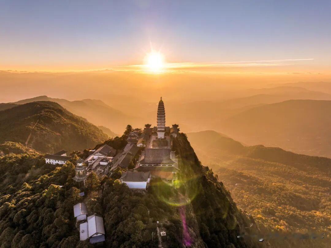 大理本地人国庆的专属羊毛终于等来了！10月1日当天，拿着本人有效身份证就能免鸡足