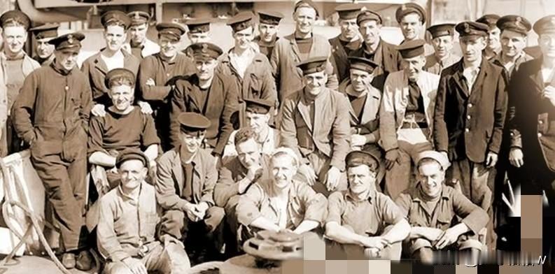 约翰国军人似乎对情报工作有一种与生俱来的兴趣，而这种与生俱来的兴趣导致约翰国军人