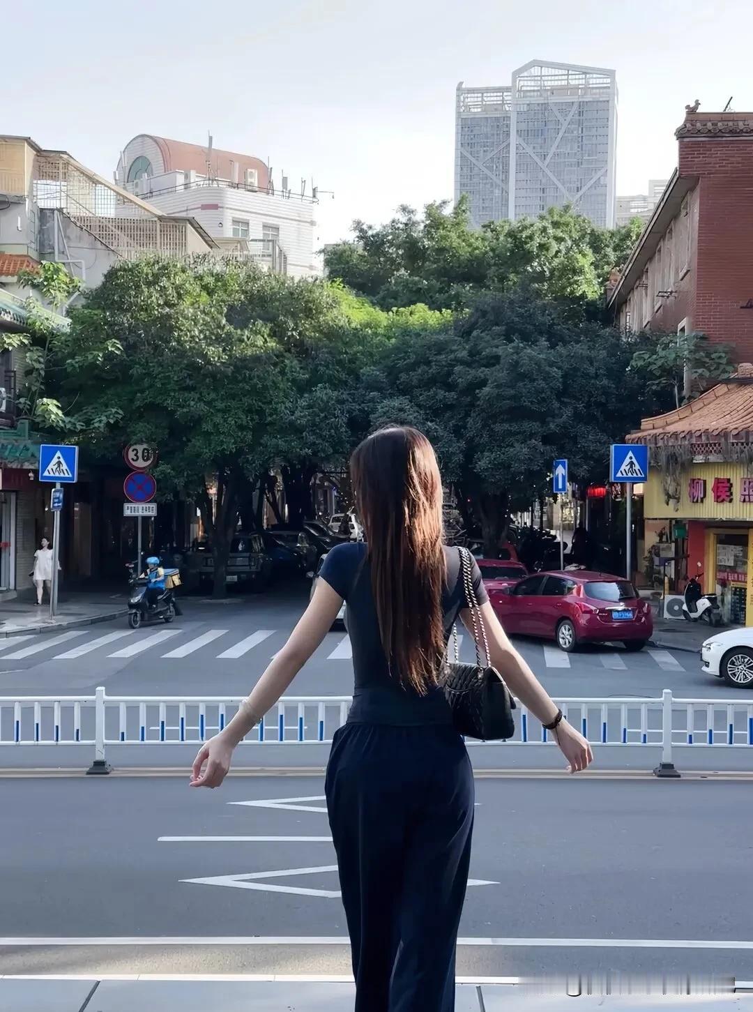 夏日生活打卡季背影，美