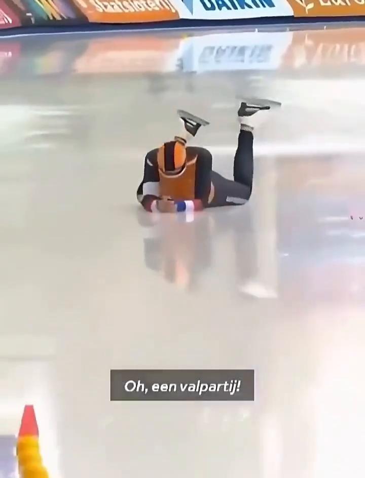 ON HER WAY TO THE SPA。