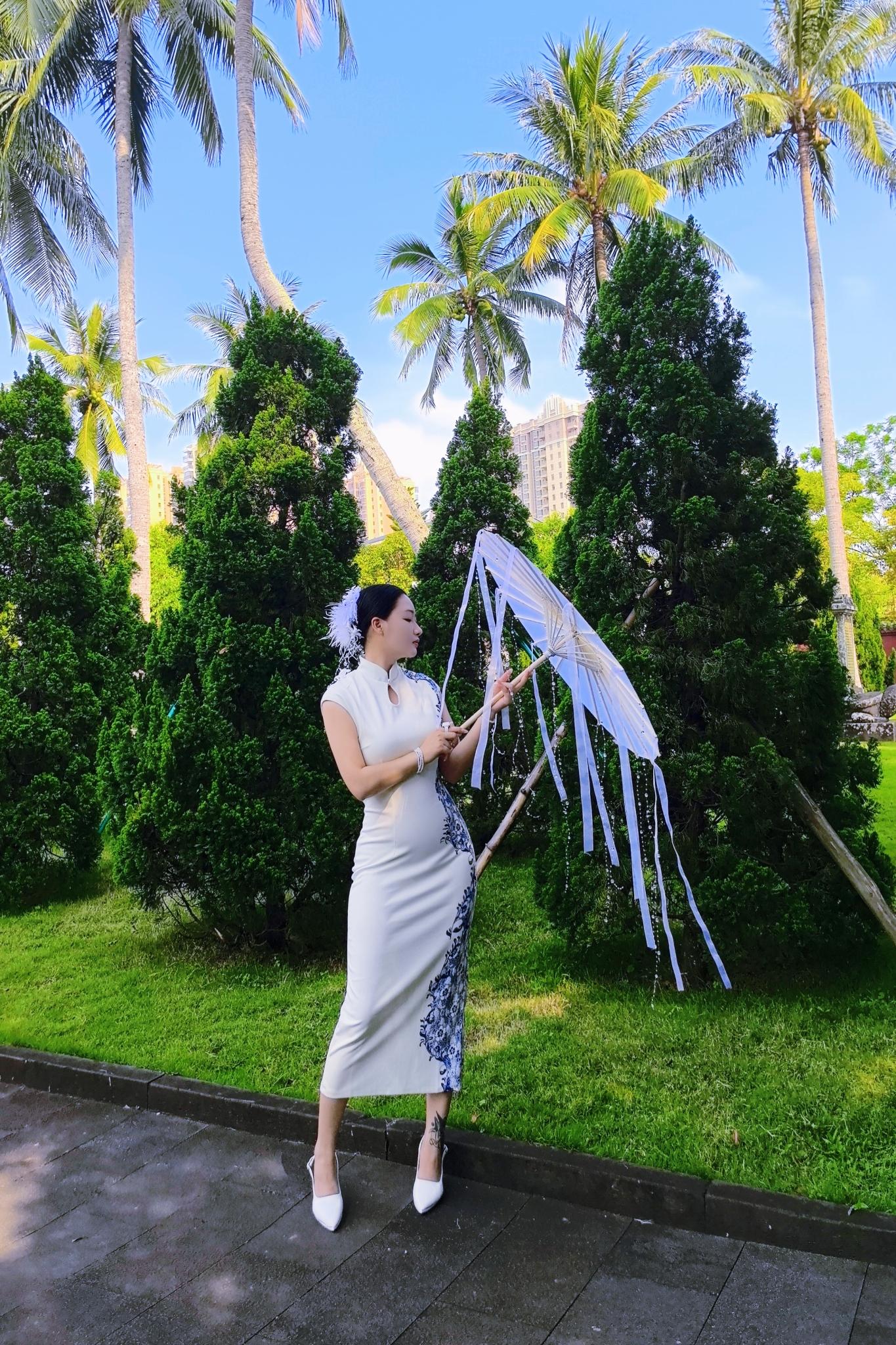 如何抹去你身影 如同忘却我姓名。