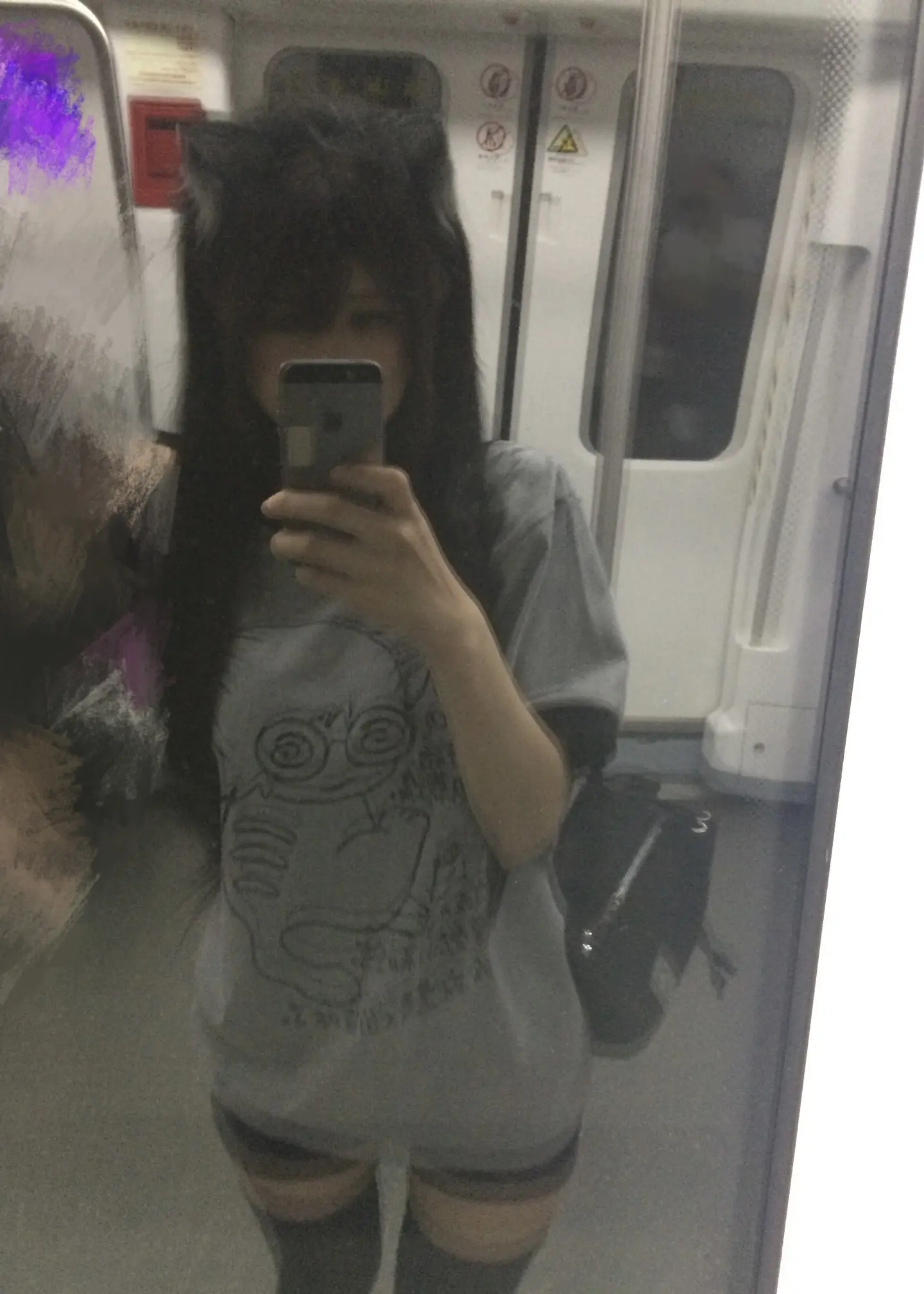 特长是发呆和宅