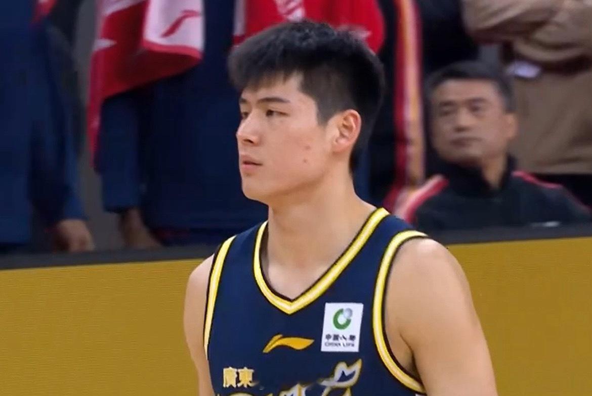 昨日份小老虎：陈家政2分1篮板。广东男篮vs北控男篮广东宏远