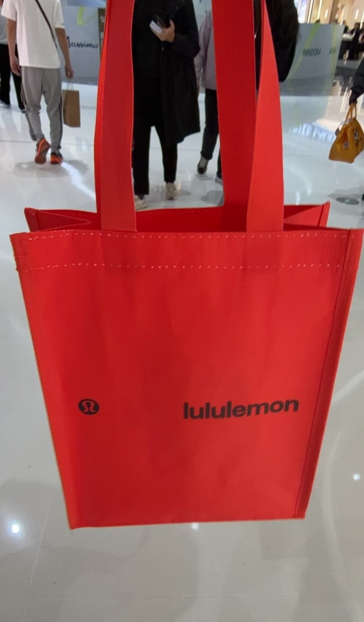 Lululemon被调查 说是衣服可能涉嫌使用了PFAS化学品，导致癌症和不孕不