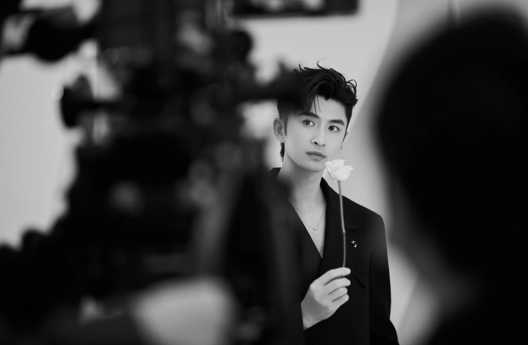 张云龙看展的一组图片～ 