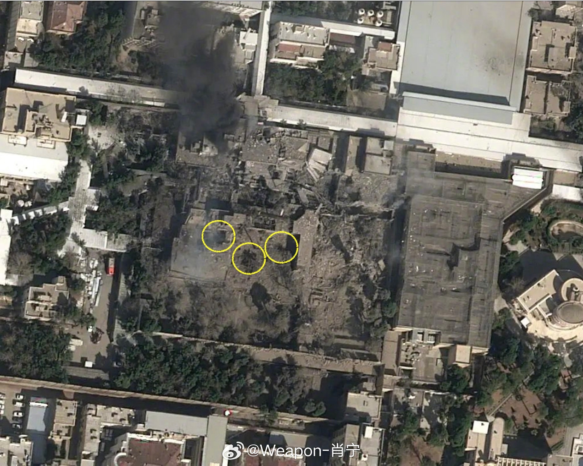烽火问鼎计划伊以冲突 卫星图像似乎显示，美军对哈梅内伊在德黑兰的寓所的打击中，使