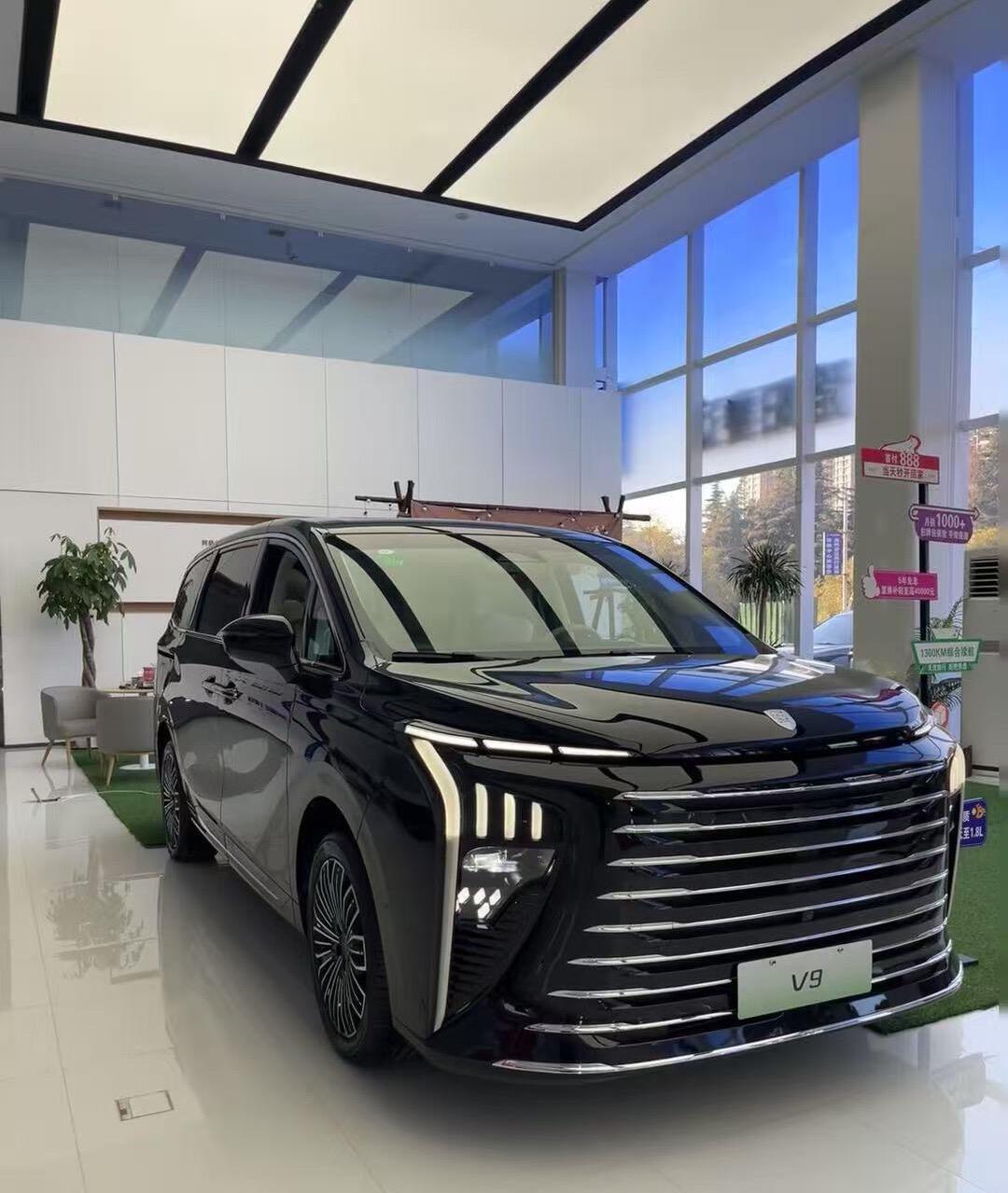 用空间承载三代同堂的欢笑，用续航丈量南北西东的辽阔
智能布局，让每个人找到最舒服
