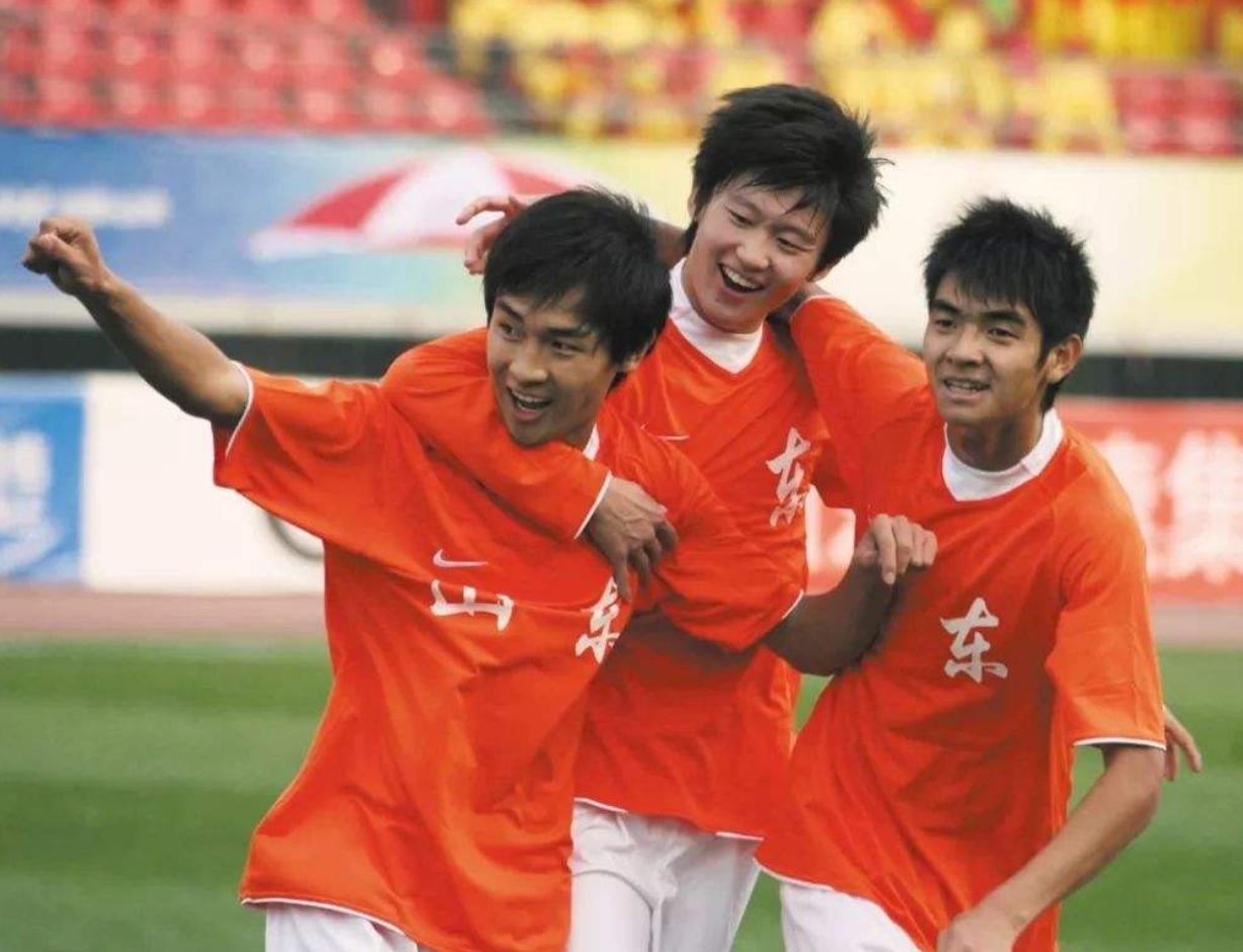 吴兴涵已基本确定加盟津门虎！
再见了，一个再也无法回到过去的右翼少年！！
吴兴涵