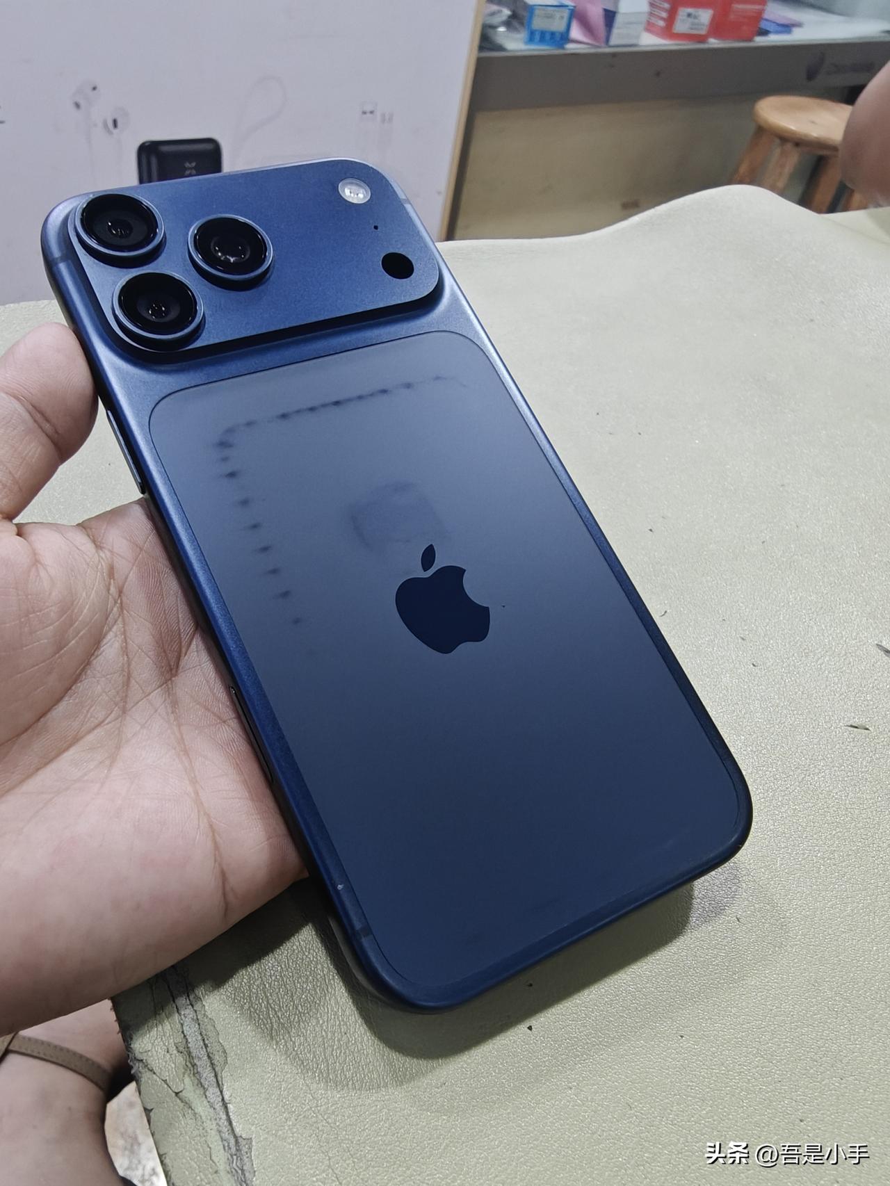 发现自己真是个没出息的.收了一台苹果17Pro Max，一台苹果17Pro，一台