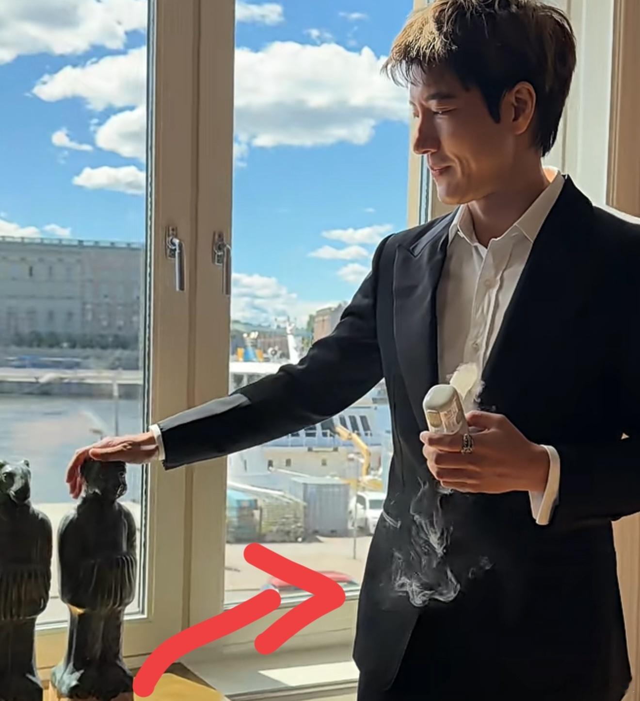 王力宏这个细节，才知道明星和普通人的差距有多大。 不久前，王力宏在斯德哥尔摩旅游
