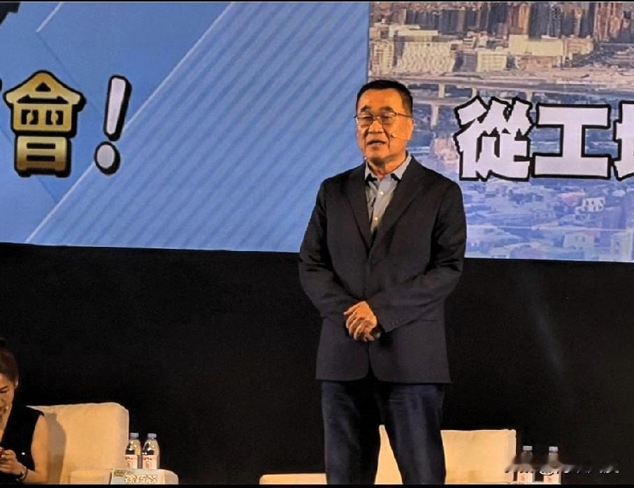 昨晚，李四川把第二场造势又交给吴子嘉的网络节目《董事长开讲》，蒋万安、江启臣、黄