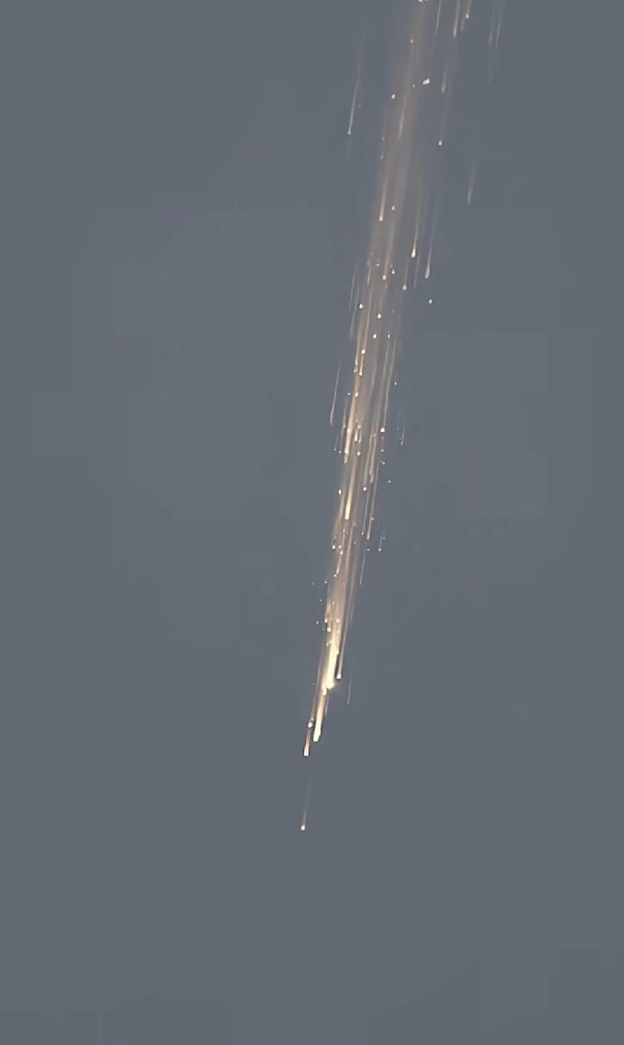 这不仅仅是一次返航，更是中国航天实力的又一次完美展现！ 厉害了，检验了在特殊情况