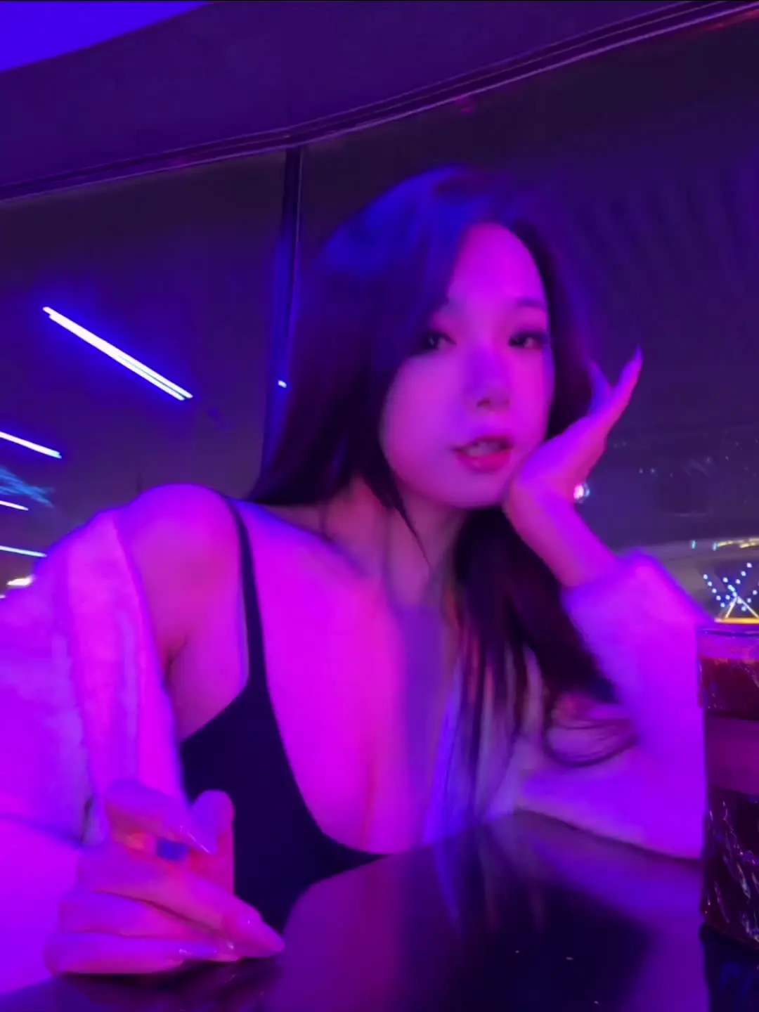 2025我们都做勇敢快乐的人，勇敢告别消耗，做快乐努力的人～