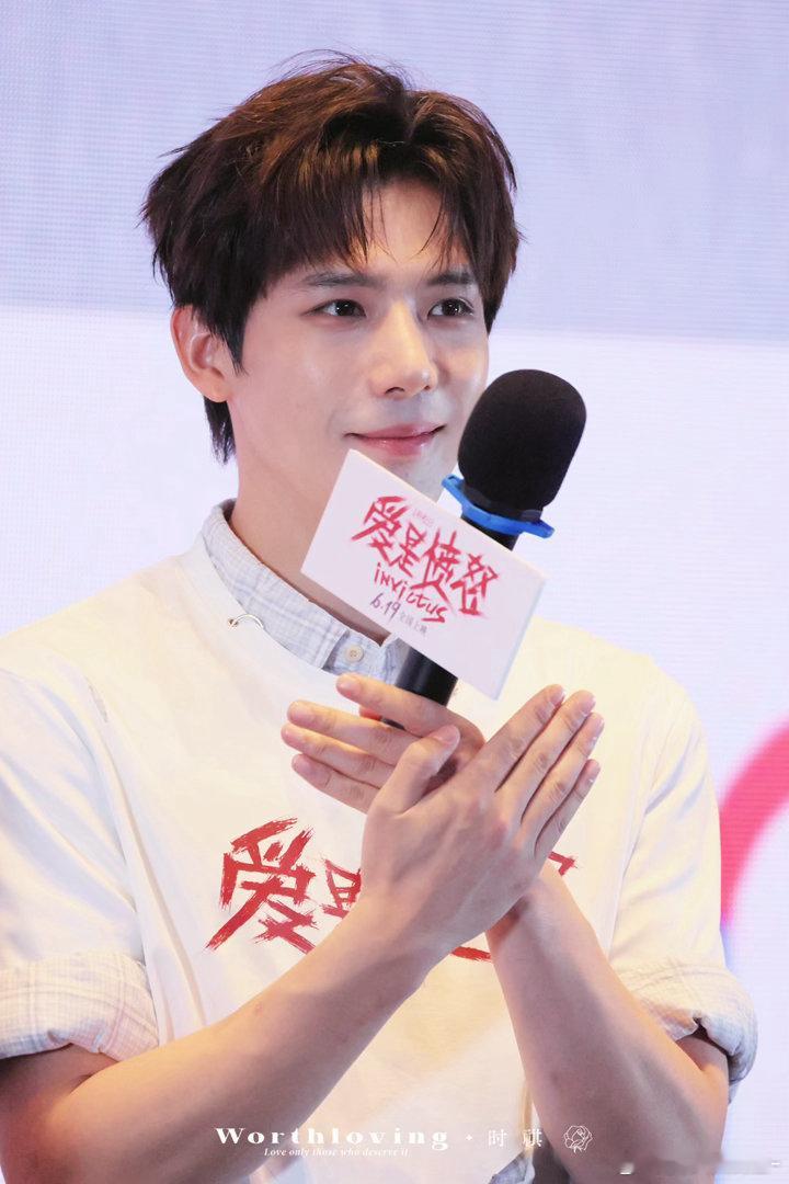 王安宇路演现场作文直出 “被欺负的时候，应该捍卫自己的尊严而不是从自己身上找问题