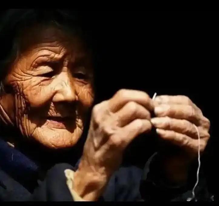 知道吗？
什么是考验子女孝顺老人的最简单的办法吗？

其实，办法非常简单，那就是