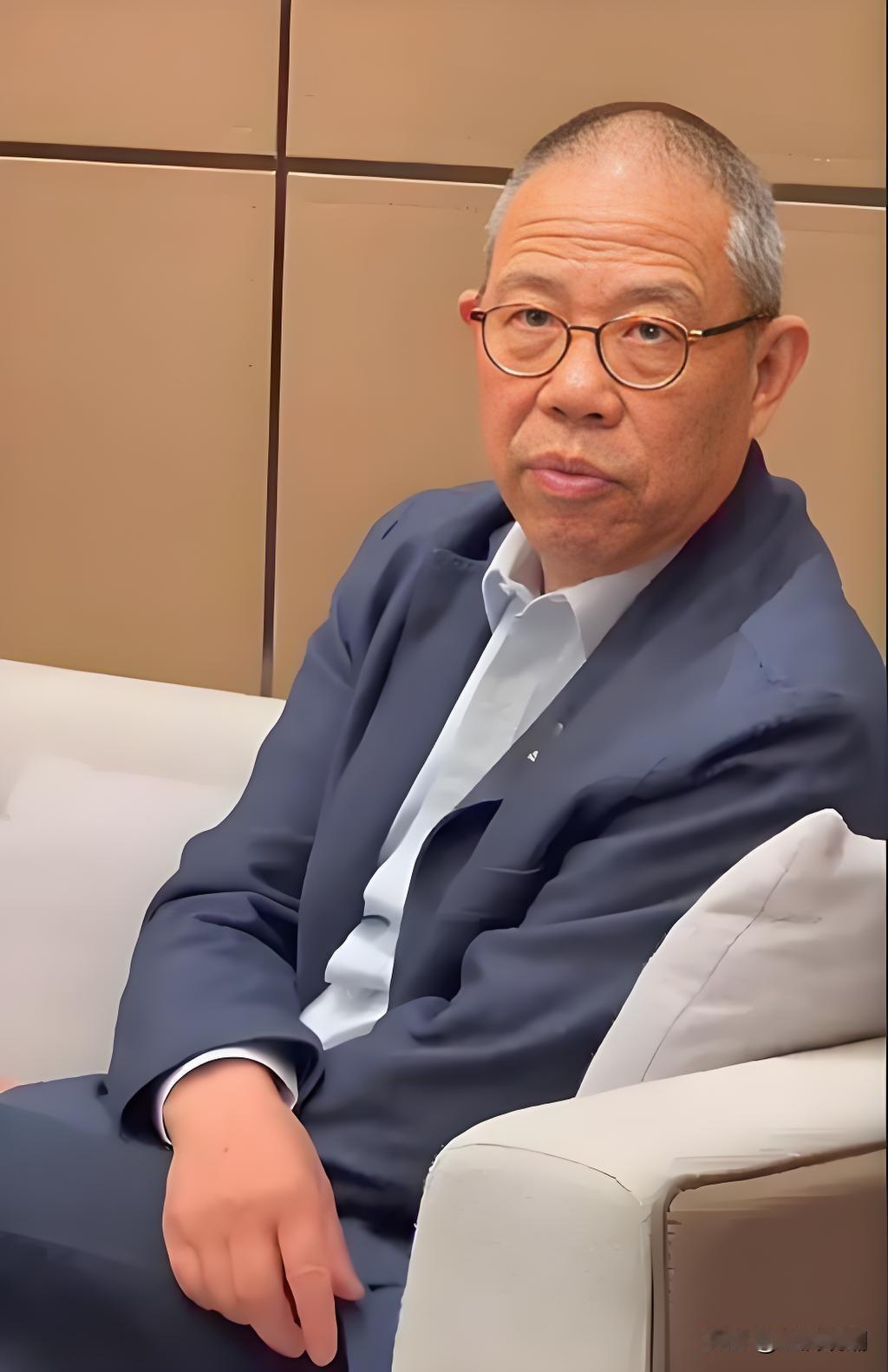 什么？农夫山泉正式入局固态电池？
 
钟睒睒养生堂，通过旗下昆山格物致知基金，斥