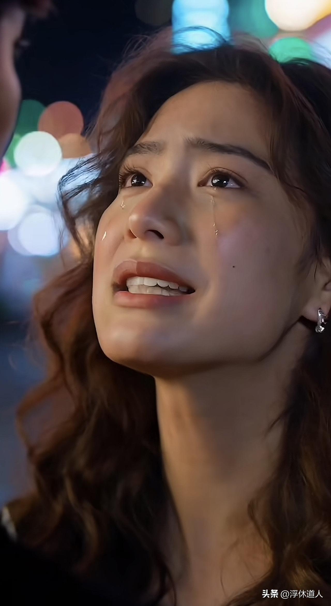 儿时，不懂父亲为何竭尽全力，依旧清贫。

长大后才明白：单是活着养家，已是多数人