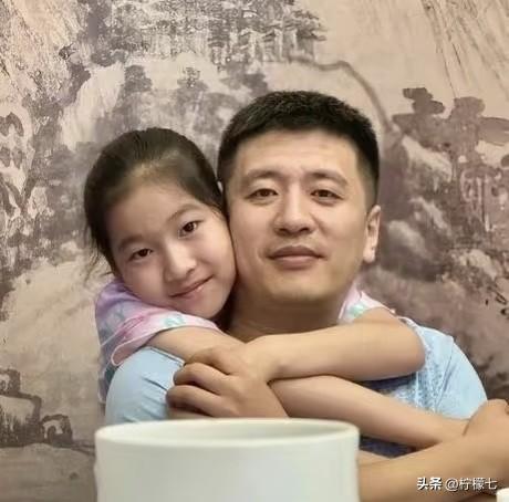 一天跑7公里+透支工作💔2大诱因，压垮了41岁的他
 昨日张老师猝死消息引发了