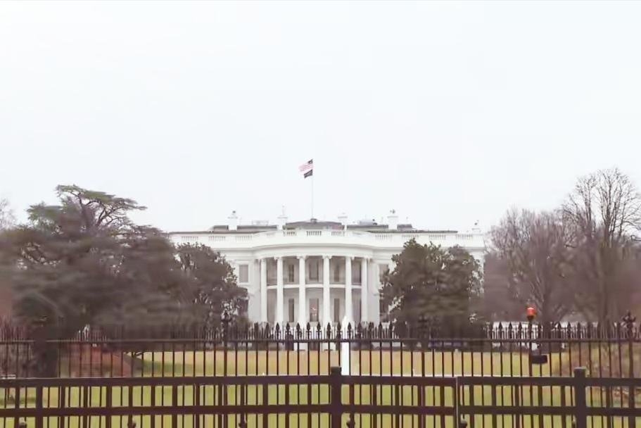 打仗的钱让阿拉伯兄弟掏？特朗普这算盘打得响

美国又要搞事情了。白宫新闻秘书莱维