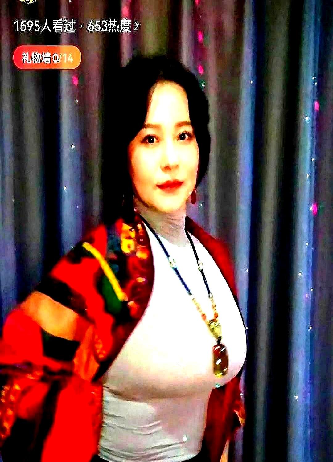 昨晚刷到一个直播，直接给我看愣了。
 

《雍正王朝》郑春华扮演者因不符合当下“