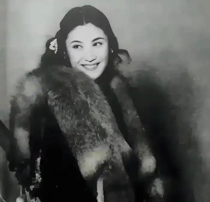 1966年京剧名家言慧珠离世，托付给继父的10岁幼子，常年遭继父和保姆联手苛待，