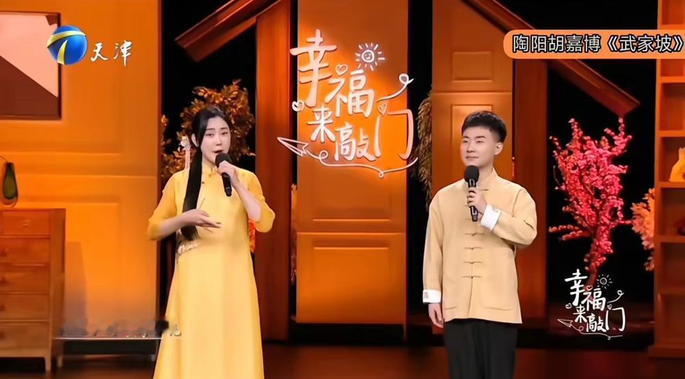 【郭德纲干儿子陶阳已然结婚，加入德云社最正确的选择，你怎么看？】
近日，德云社相