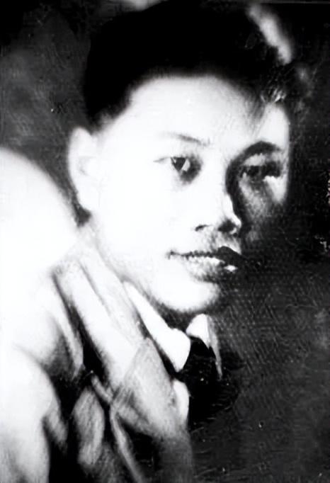 张元豹（1916—1942），化名黄石、阿进、黄诚，福建仙游鲤城街道北宝峰社区（