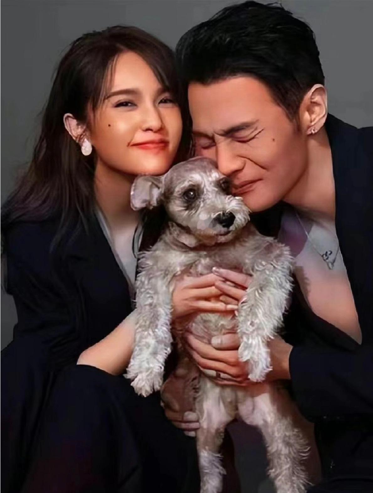 李荣浩在杨丞琳演唱会像个小粉丝真夫妻就是好磕[求饶]李荣浩就这么在台下默默为杨丞