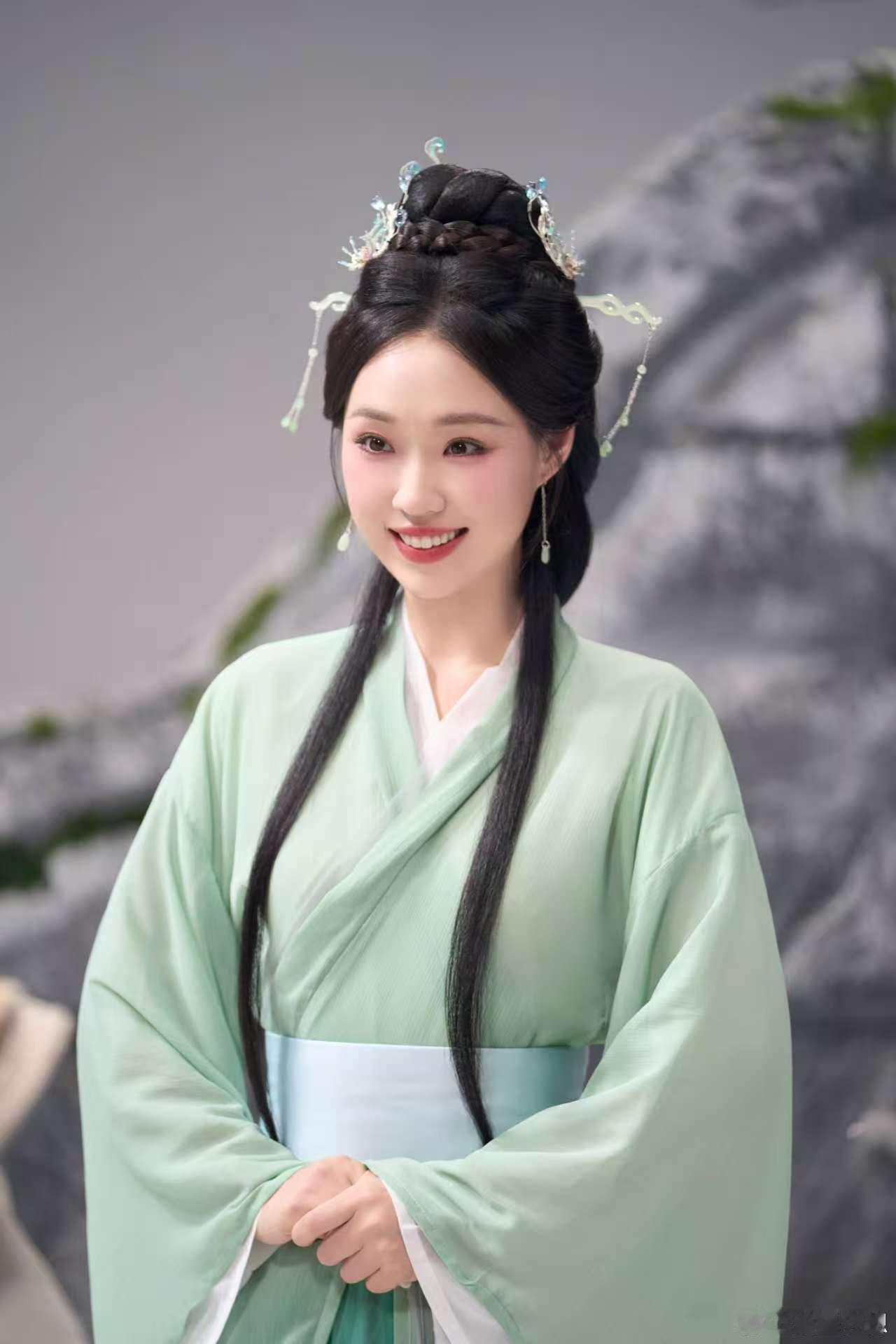 打工人表示被《真渡假渡》真实冒 犯，小婉管乐本想大闹职场，没想到演了5集发现全是