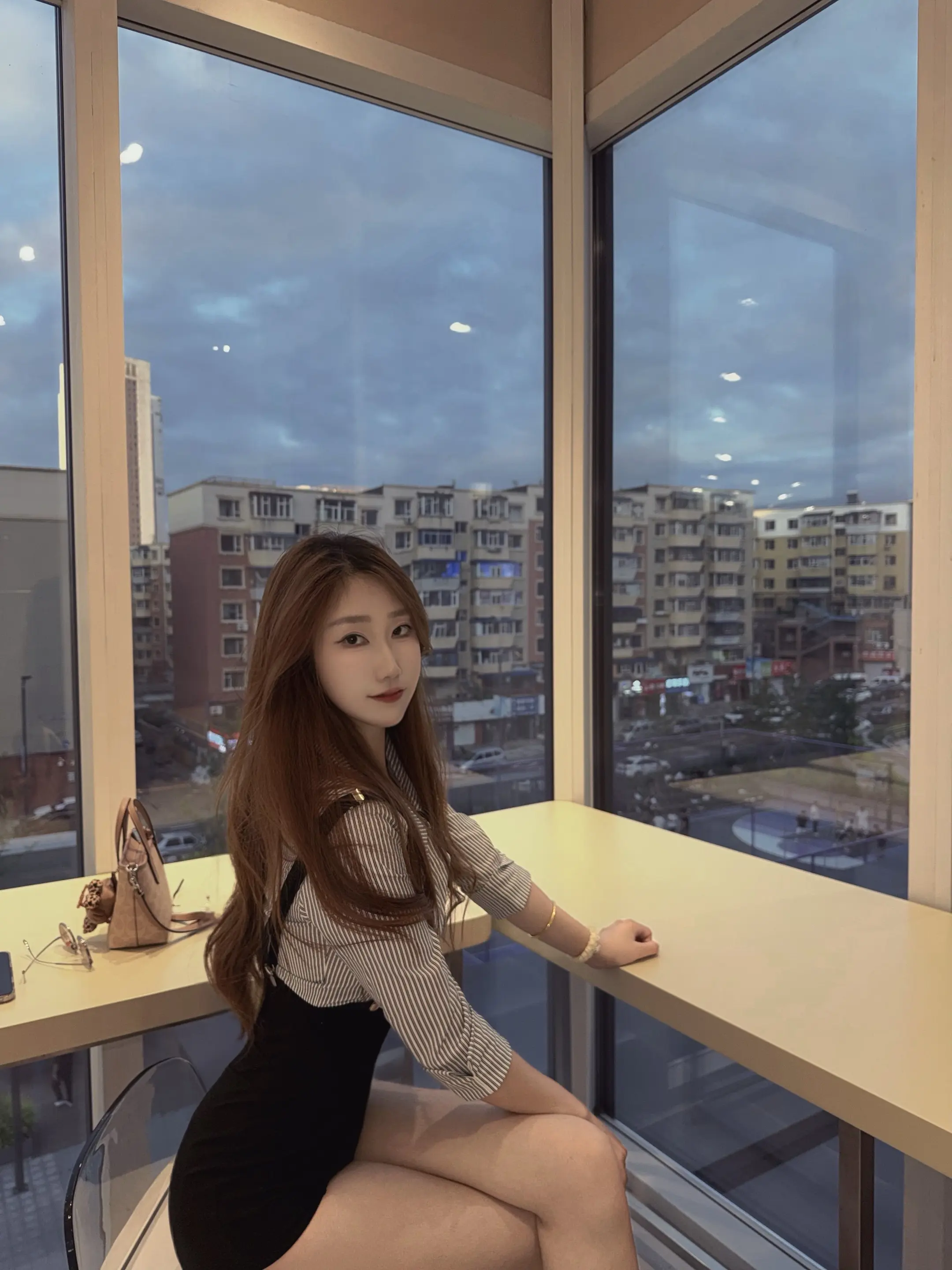 早知道你弟弟那么帅 就不跟你处了 他一声声嫂子叫的我心疼