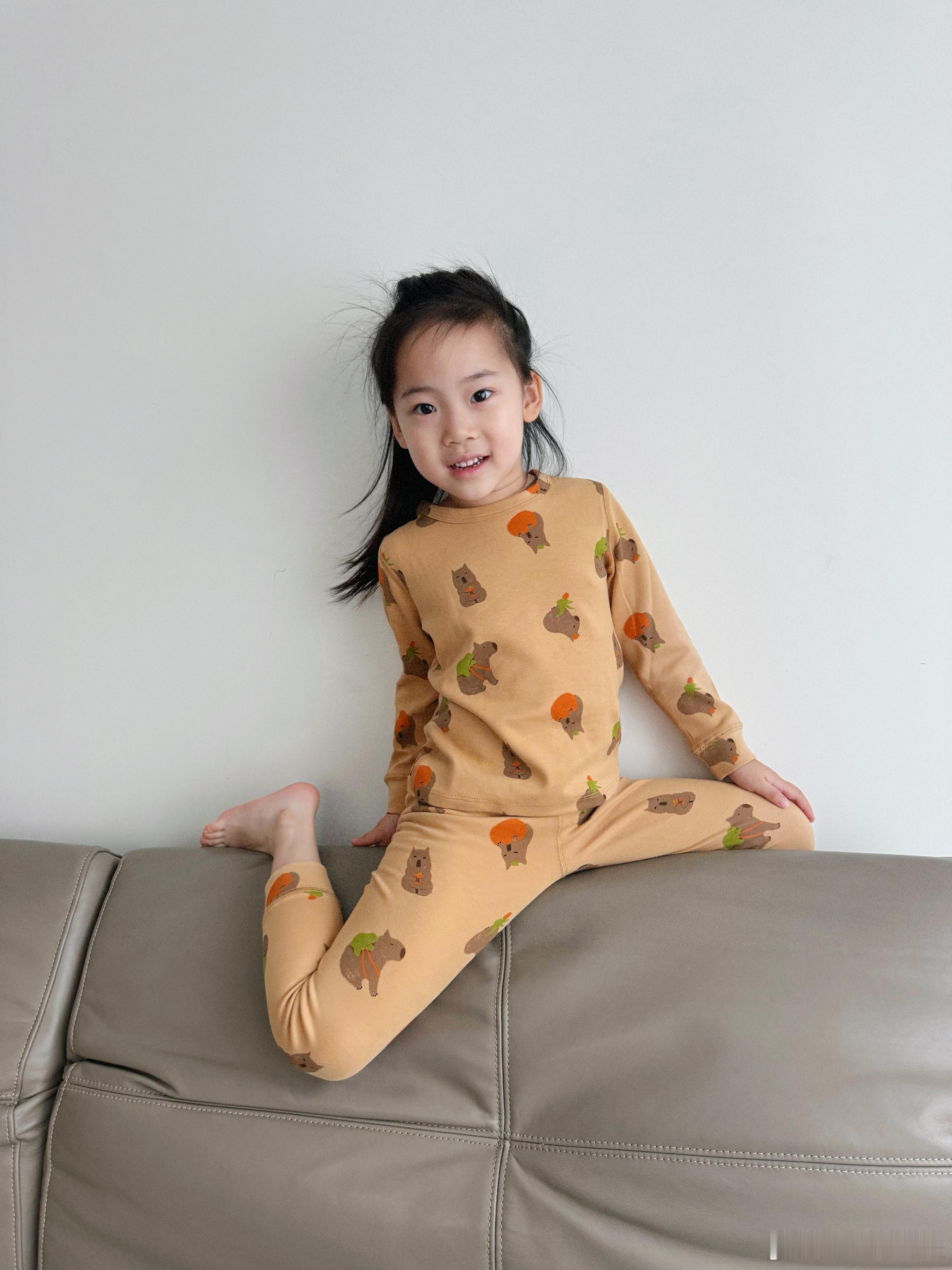 没想到连小孩都喜欢卡皮巴拉！！！ ​​​