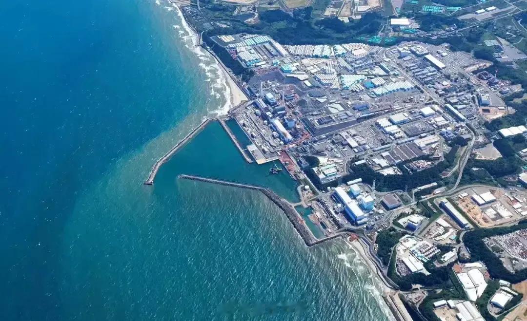 #我国加大食盐价格监管力度#8月24日，福岛核污染废水排放时的航拍照片。 ​​​