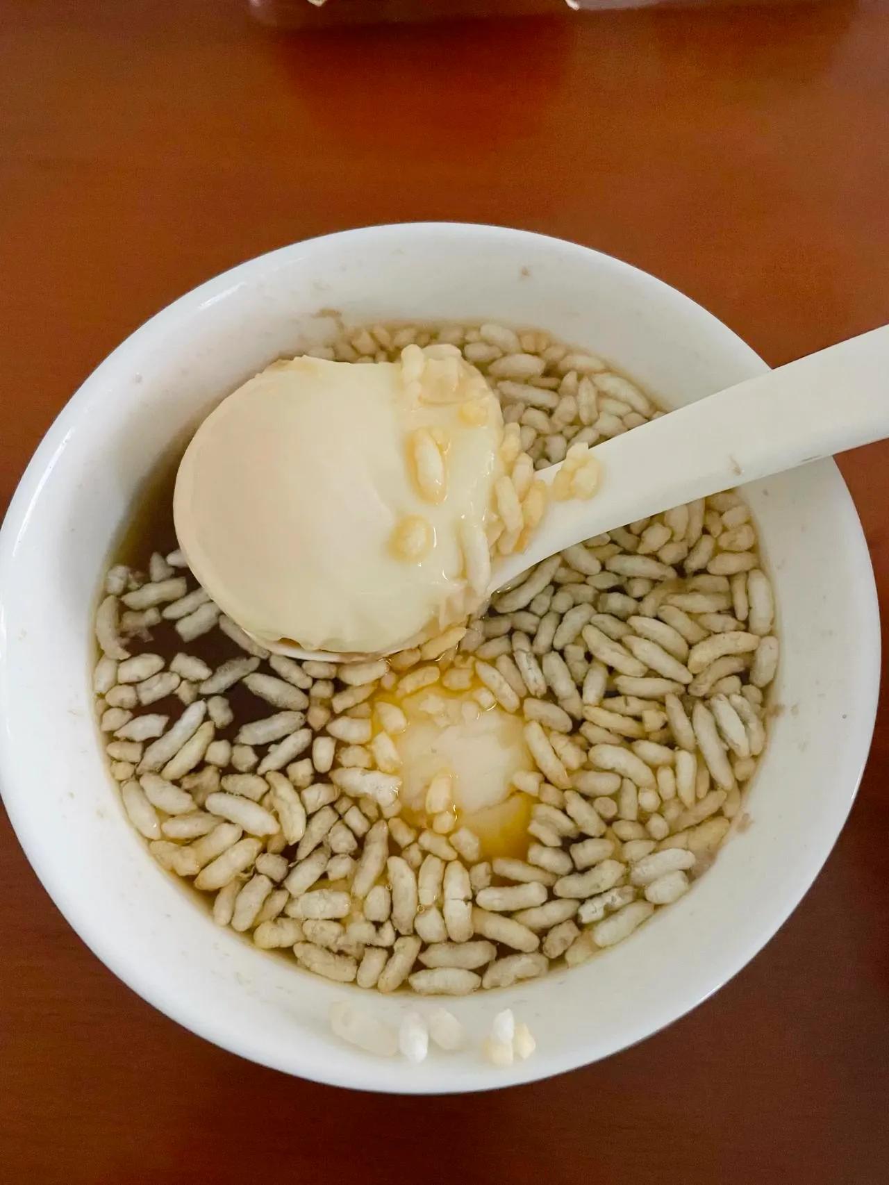 #秋日美食大赏#
早歺两个红糖水煮土鸡蛋、爆米花、红豆薏仁粉、柿子等。