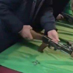 伊朗全民皆兵同仇敌忾准备对抗美军入侵

德黑兰街头全民练枪械拆装，信号强烈值得深
