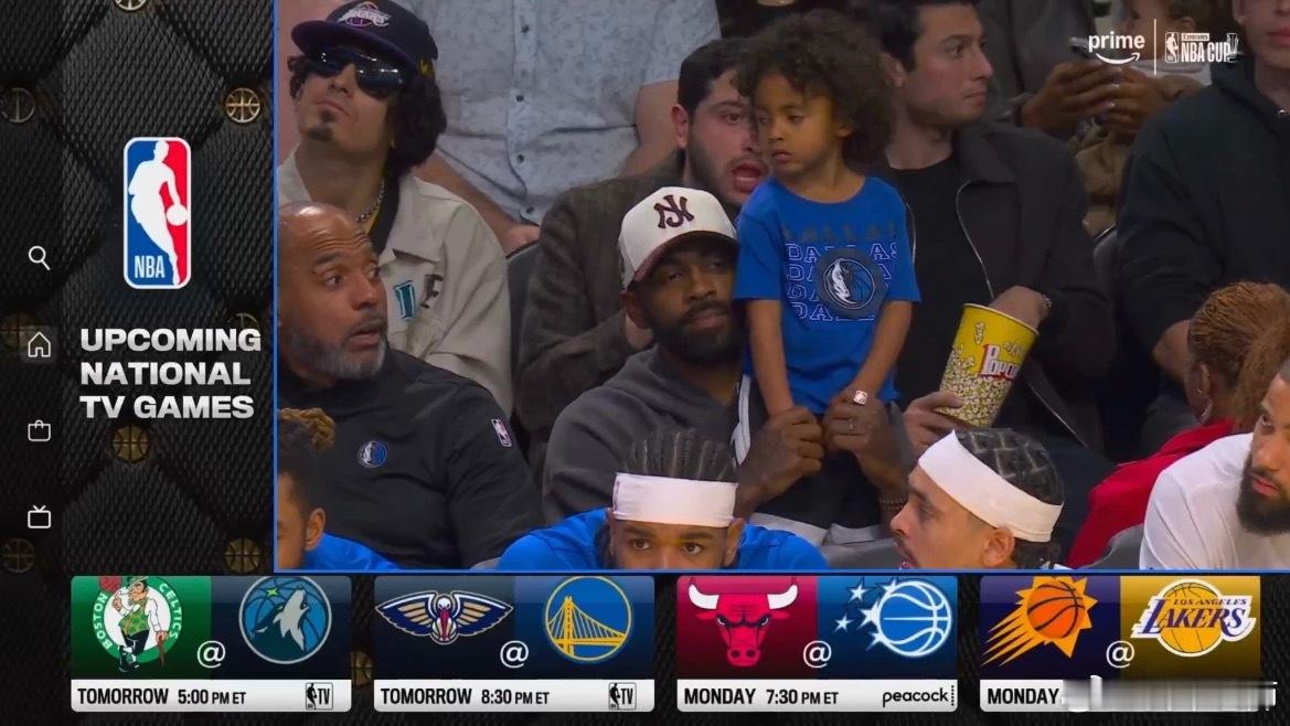 MFFL 欧文带着娃在场边看比赛。独行侠vs湖人浓眉对阵湖人复出詹姆斯浓眉赛季首