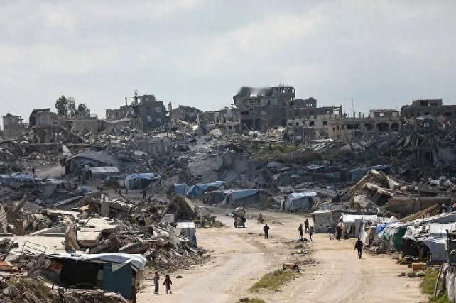 你敢信吗？加沙超过240万人的吃饭问题已经到了岌岌可危的地步，当地每天正常需要4