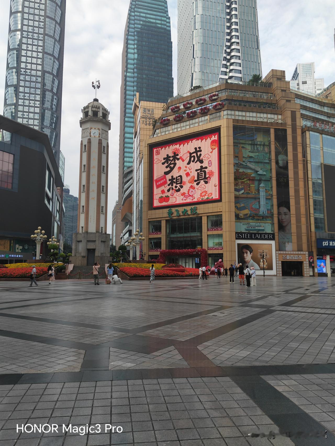 高考对一个人的未来是有很大影响的，但是不能完全决定一个人的未来！
       