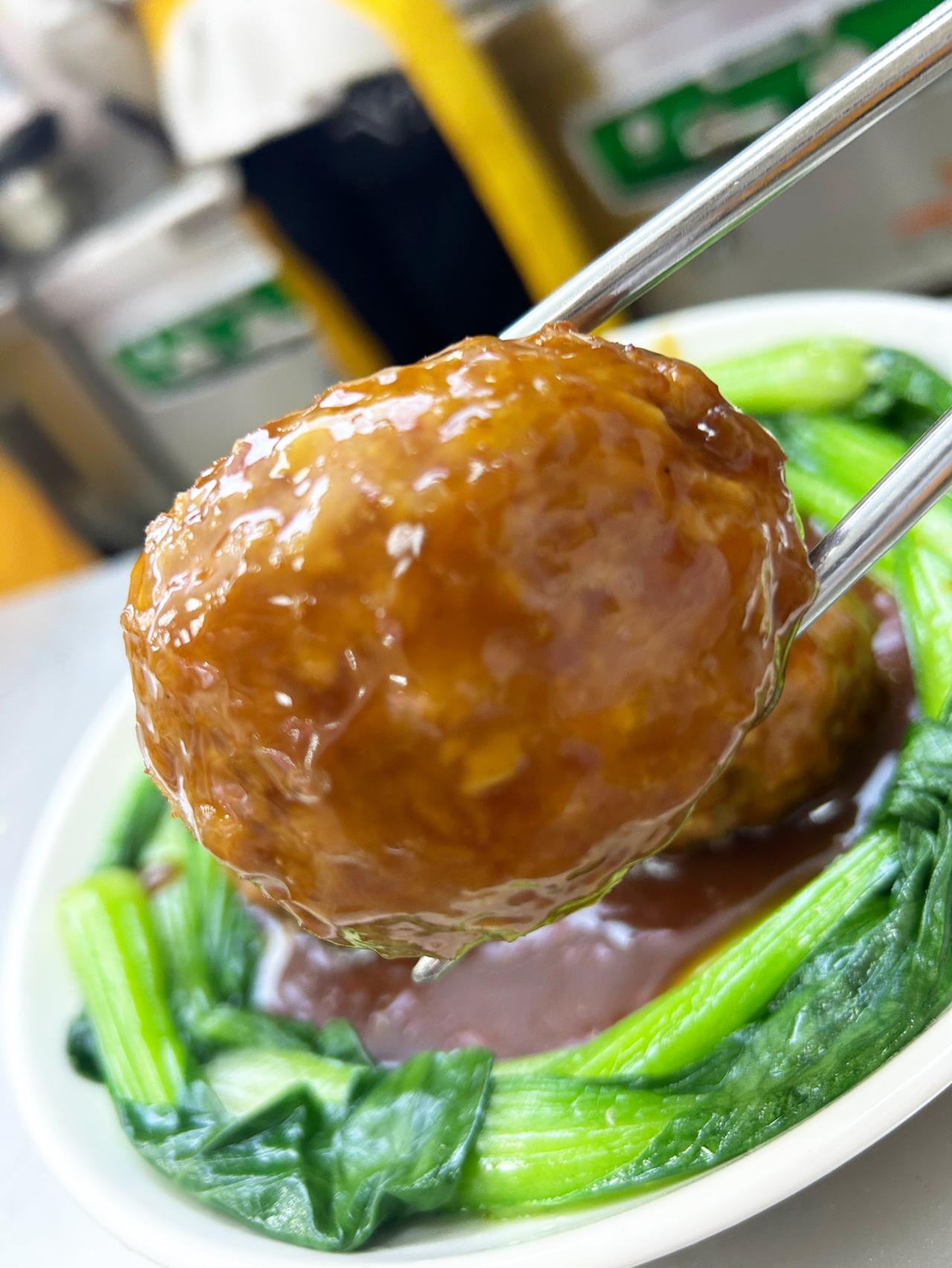 美味肉丸配青菜，健康又营养！🍜🥗瘦肉肉丸 肉丸菜