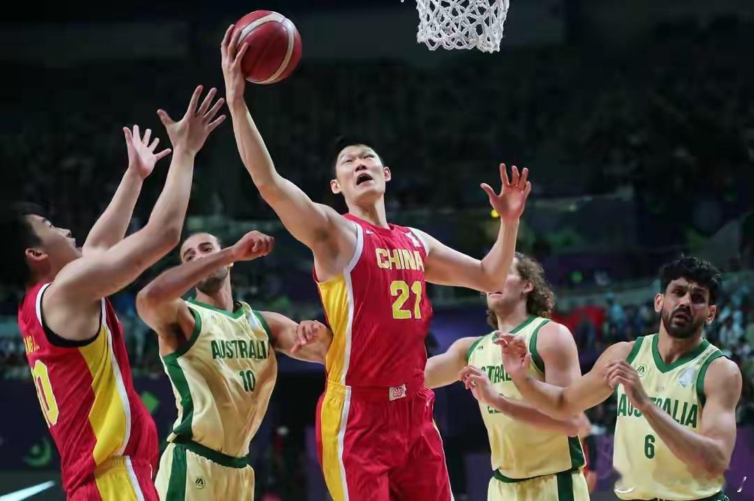 CBA表现平平，为何贺希宁在国家队强势爆发？中国男篮CBA 中国男篮83‑78险
