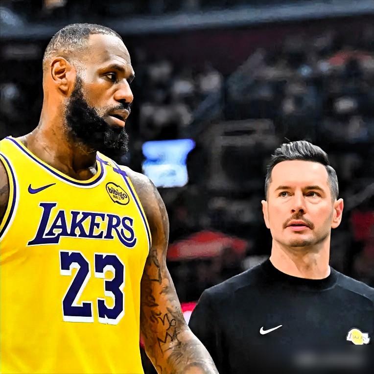 41岁的詹姆斯，被教练当面告知：球给你，但你是第三选择。东契奇第一，里夫斯第二。