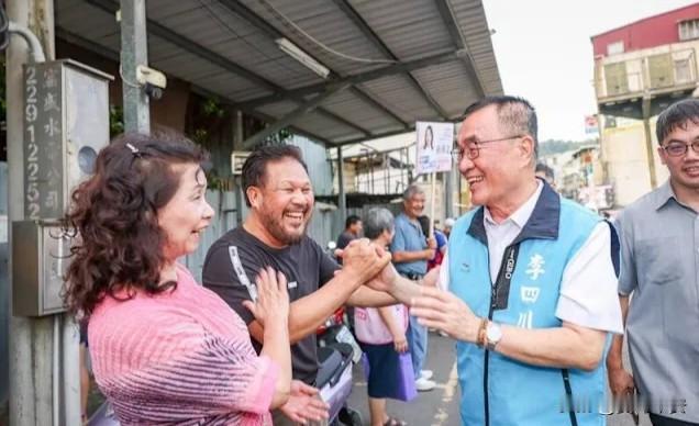 新北街坊：李四川冻蒜
今天晚上，新北市长候选人李四川在五股五福黄昏市场扫街，人气