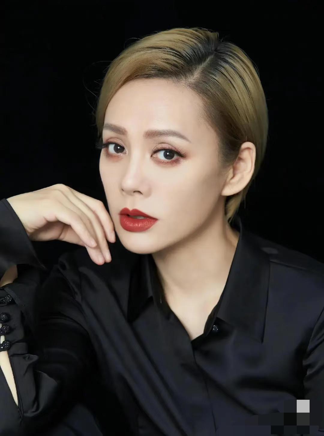 作为一个生过孩子的女人，
我特别能理解宁静说的那句话，
她说“我体质很好，就是生