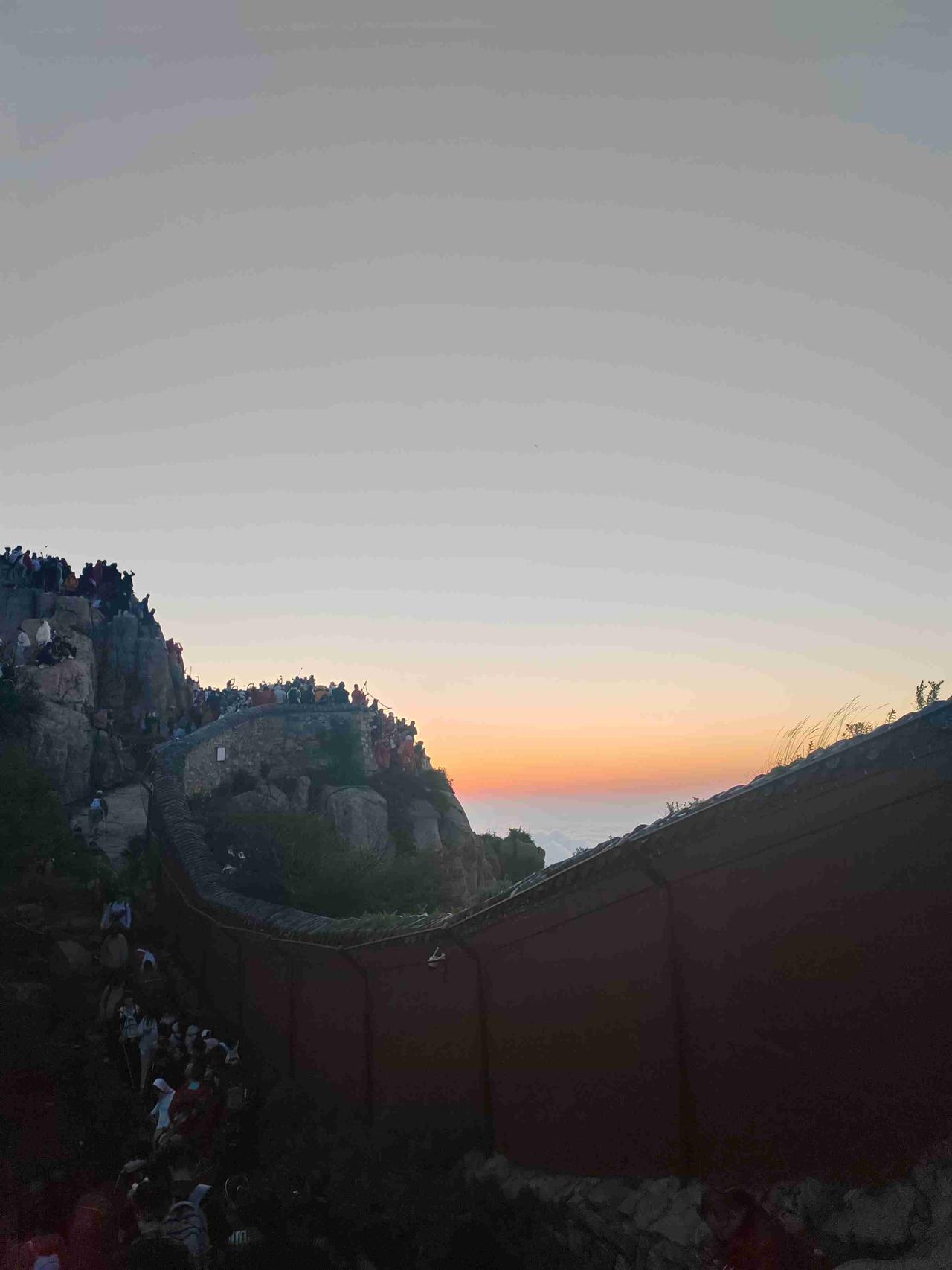 我的今日状态：😁轻松愉快
我这里的天气：☀️晴天