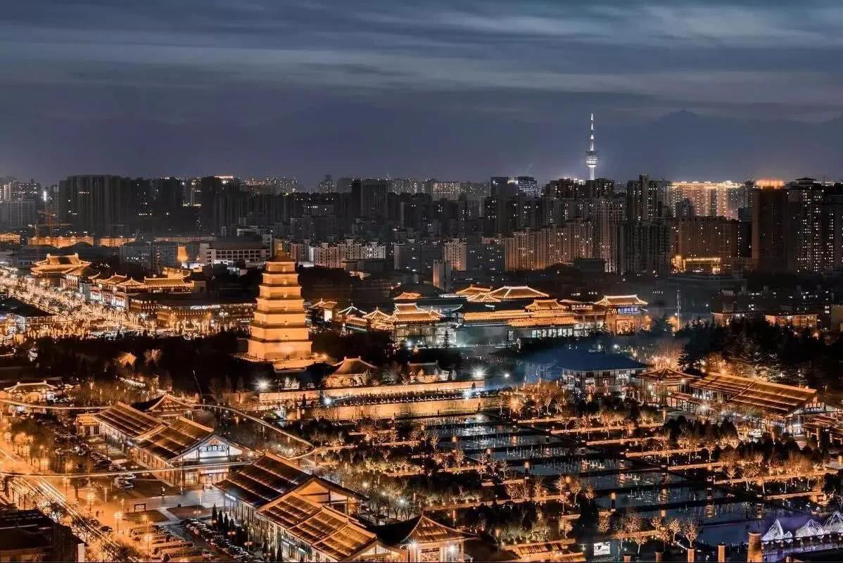 当我踏上去西安旅途的这一刻，做梦也没想到，竟然会有一场突如其来的偶遇。那火车上的